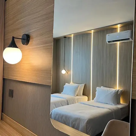 Hotel Royal Mass Airport Business