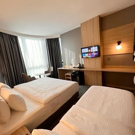 Royal Mass Airport Business Hotel *