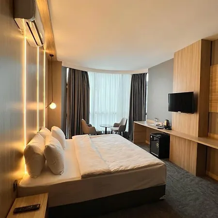 Royal Mass Airport Business Hotel *