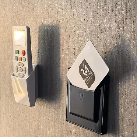 Hotel Royal Mass Airport Business
