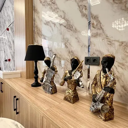 Hotel Royal Mass Airport Business