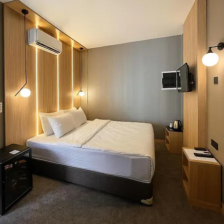 Otel Royal Mass Airport Business 3*
