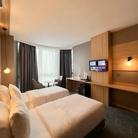 Otel Royal Mass Airport Business 3*