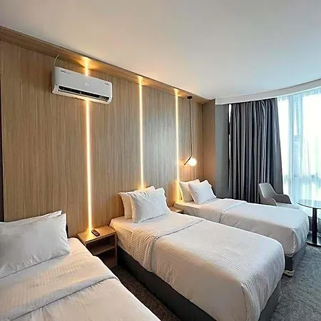 Royal Mass Airport Business 3*